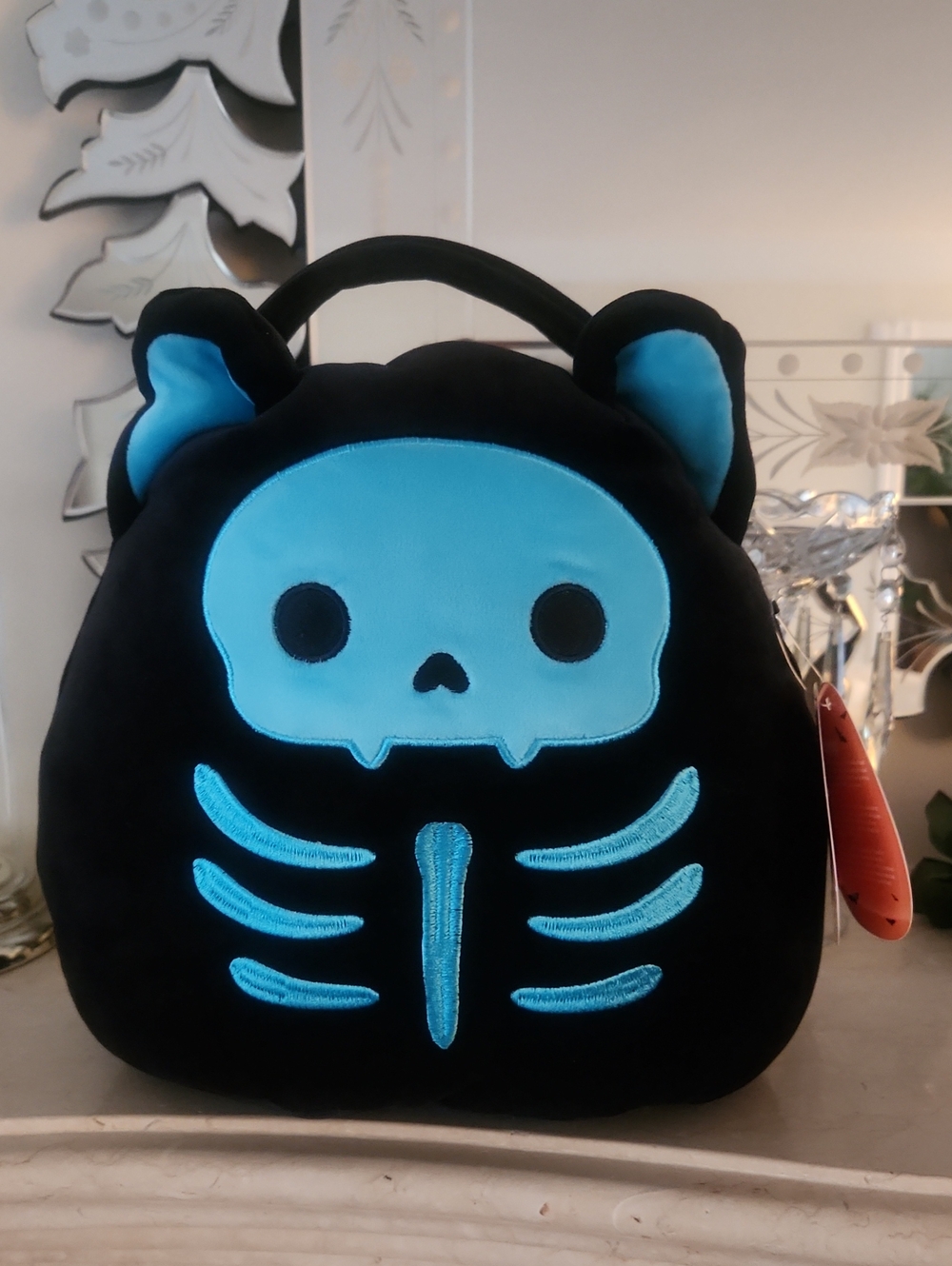Squishmallows Skeleton Vampire Stuffed Animal W/ Handle Bag. NEW NWT!!